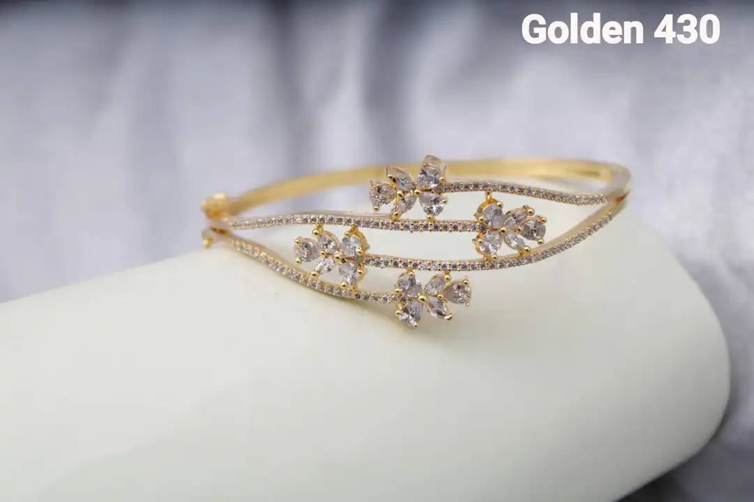 Golden polished Bracelet  uploaded by ZEELLO BOUTIQUE on 5/10/2024