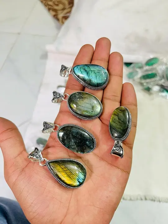 Product uploaded by Agate Gemstone jewelry parlour on 7/22/2023