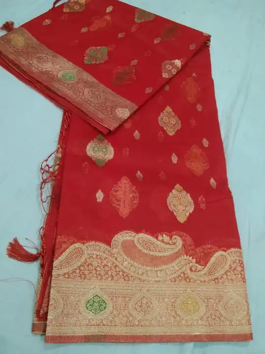 Post image I want 1 pieces of Saree at a total order value of 2500. Please send me price if you have this available.
