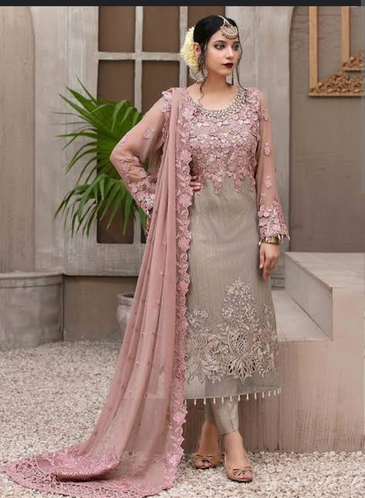 Post image I want 30 pieces of Pakisthani dress at a total order value of 10000. I am looking for Pakisthani dress. Please send me price if you have this available.