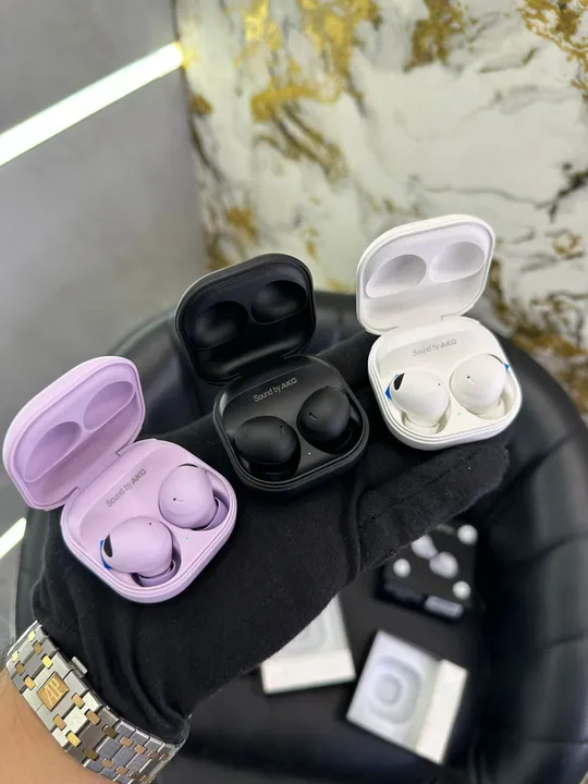 Samsung airpod  uploaded by Anshi collection  on 7/23/2023