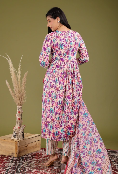 Party wear Ethnic kurta set for women  uploaded by MNC Fashion Trends on 7/23/2023
