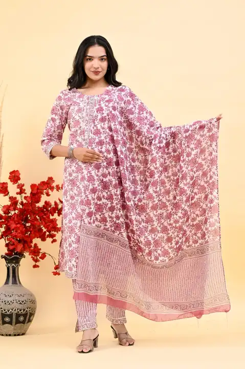 Size m L xl XXL available🌸
Cotton 60/60 fabric all 🥀
Dupatta in mulmul 🎉
Fully guaranteed in colo uploaded by Saiba hand block on 7/23/2023