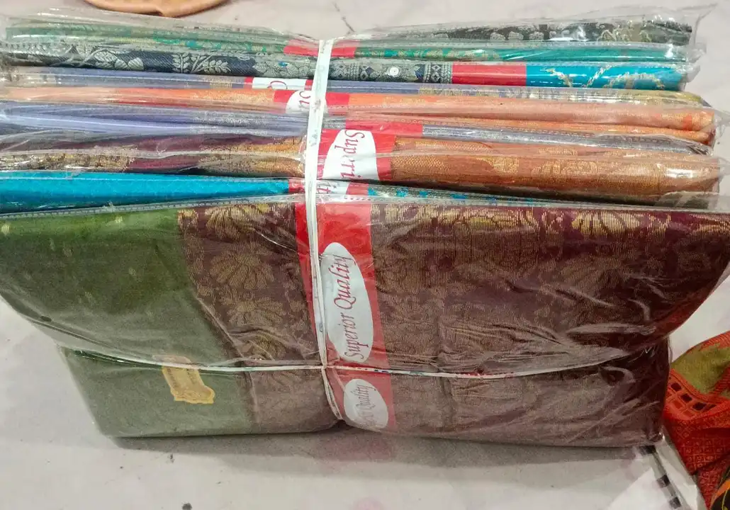 Banarashi saree uploaded by wholsale market on 7/24/2023