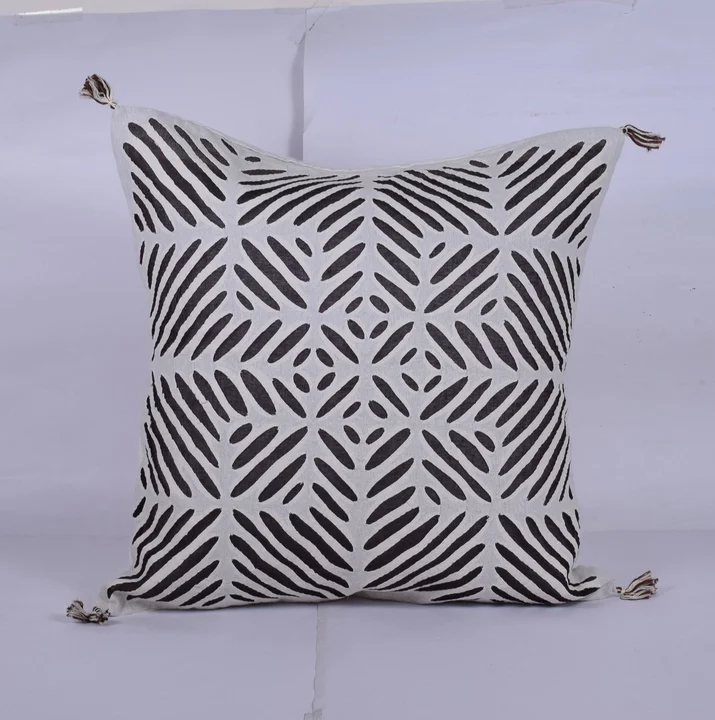 Applique cushion cover uploaded by Desert pastorale on 7/24/2023