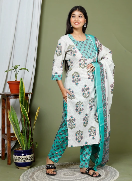 Post image Radhe Fabrics has updated their profile picture.
