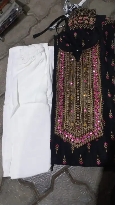 Kurti and pant uploaded by Tx market lot  on 7/24/2023