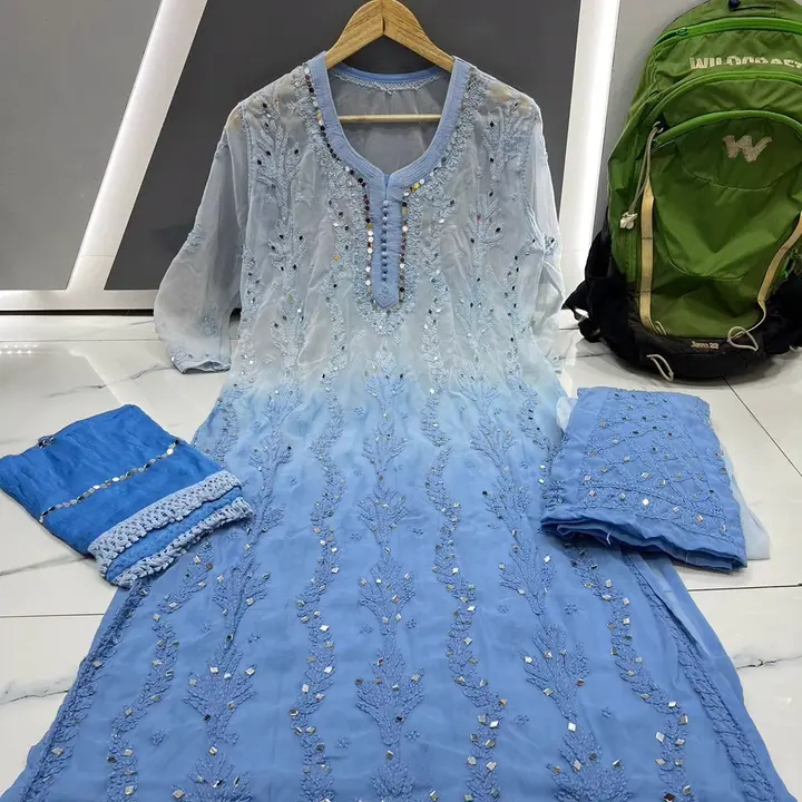 Lucknowi chikankari kurta set uploaded by Zainab_hijab_official  on 7/25/2023