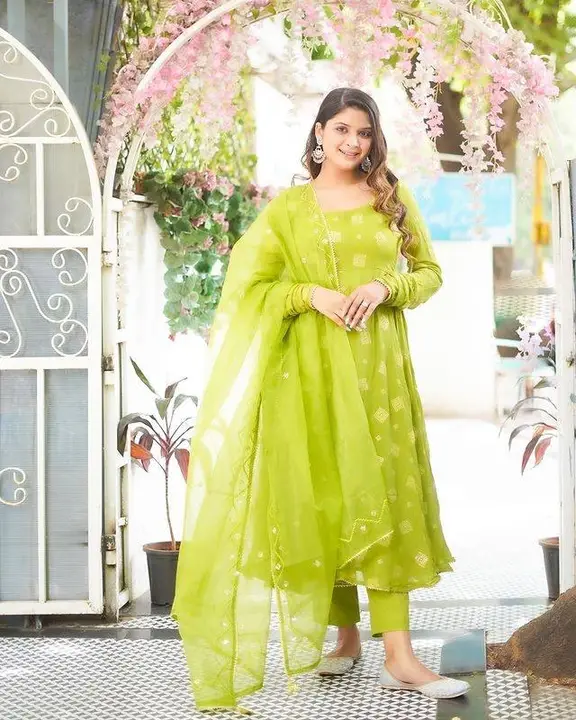 Green suits with duppata  uploaded by Villa outfit on 7/25/2023