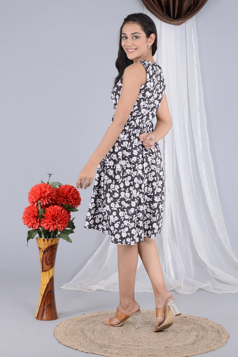 Women's Square Neck Knee Length Dress  uploaded by Mahalakshami Enterprises (Majestykart) on 7/25/2023
