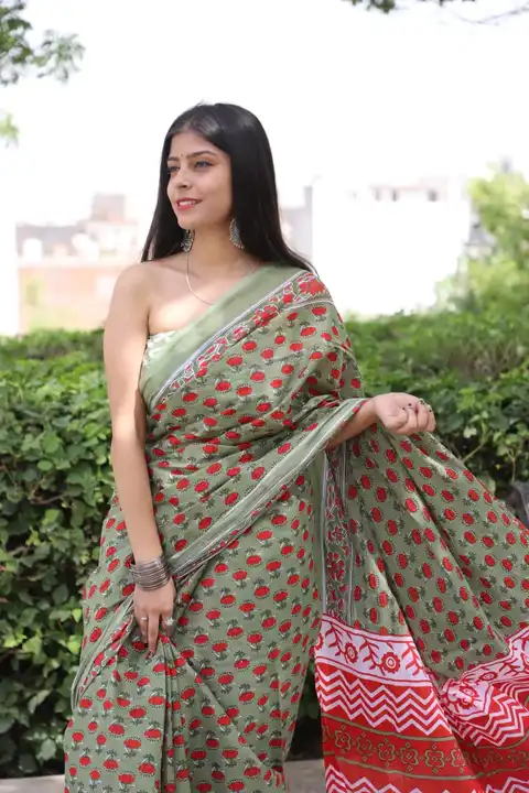 Cotton malmal Saree with blouse  uploaded by Online selling  on 7/26/2023