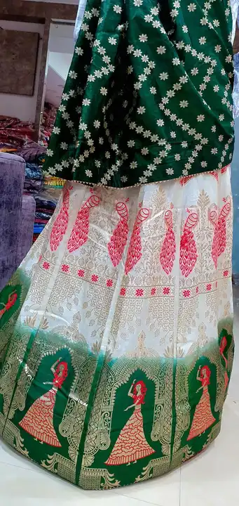 *Beautiful Lahenga*

*Pure  Banarasi Dolo silk langha & jari wark   & Jaipuri dai    dupatta pur Dol uploaded by Gotapatti manufacturer on 7/27/2023