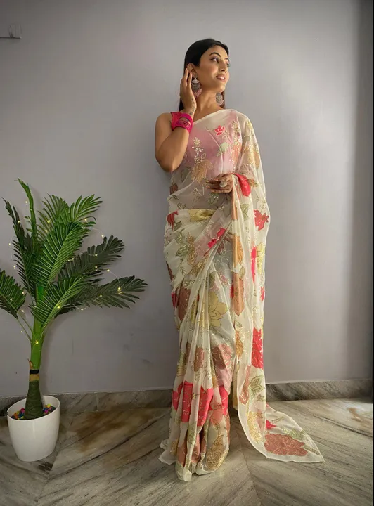 Saree uploaded by HEER TIMES on 7/28/2023