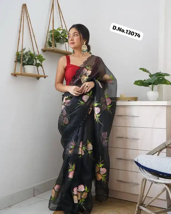 *Urvashi* 😍😻


*D.No.13074*

*Handpainted-Organza*❤️
*Organza Silk and the making being  hand pain uploaded by Maa Arbuda saree on 7/29/2023