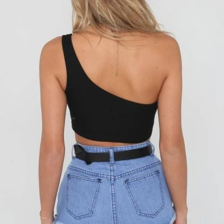 Cropped Um Ombro uploaded by I. R. FASHION on 7/30/2023