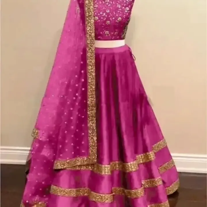 Elegant Patiyala Semi Stitched lehenga

 Color:  बैंगनी

 Fabric:  तफ़तासेसिल्क

 Type:  अर्धसेसिला  uploaded by Abhay shopkeeper on 7/30/2023