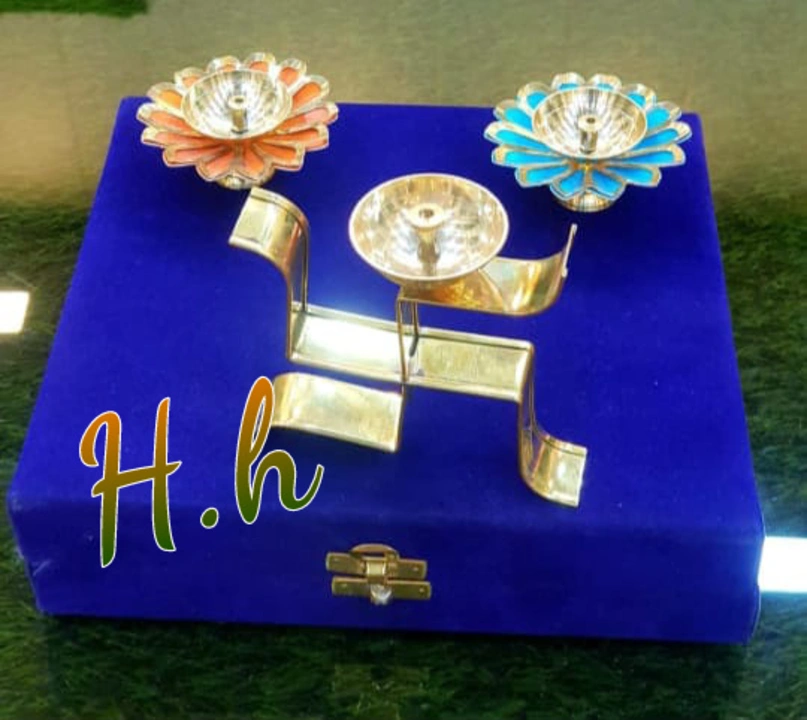 Latest Collection For 
Wedding/ Anniversary/ Birthday/ Religious/Corporate Gifts  Available in very  uploaded by Hina Handicrafts on 7/30/2023