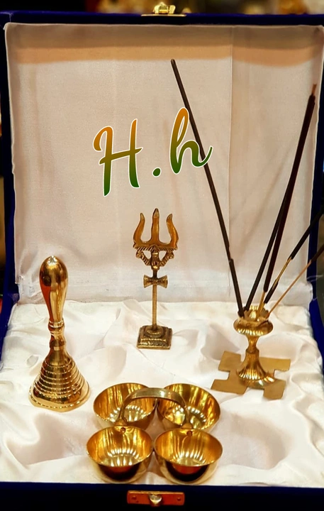 Latest Collection For 
Wedding/ Anniversary/ Birthday/ Religious/Corporate Gifts  Available in very  uploaded by Hina Handicrafts on 7/30/2023