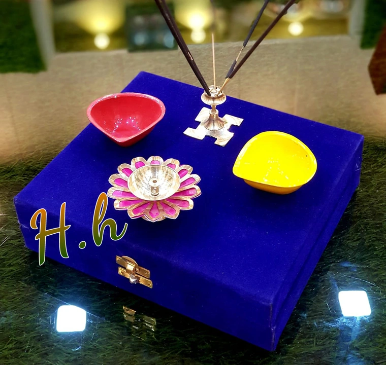 Latest Collection For 
Wedding/ Anniversary/ Birthday/ Religious/Corporate Gifts  Available in very  uploaded by Hina Handicrafts on 7/30/2023