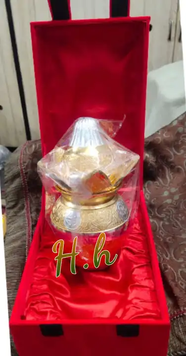 Latest Collection For 
Wedding/ Anniversary/ Birthday/ Religious/Corporate Gifts  Available in very  uploaded by Hina Handicrafts on 7/30/2023