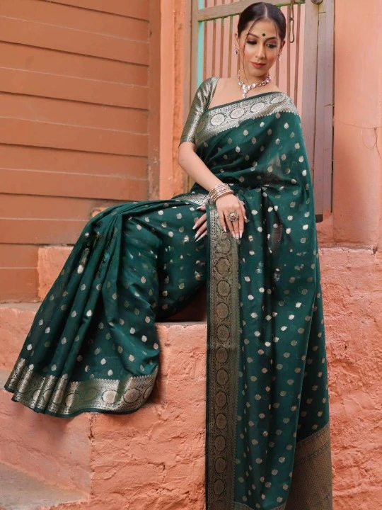 Rich pallu with allover buti design saree uploaded by DHANANJAY CREATIONS on 7/31/2023