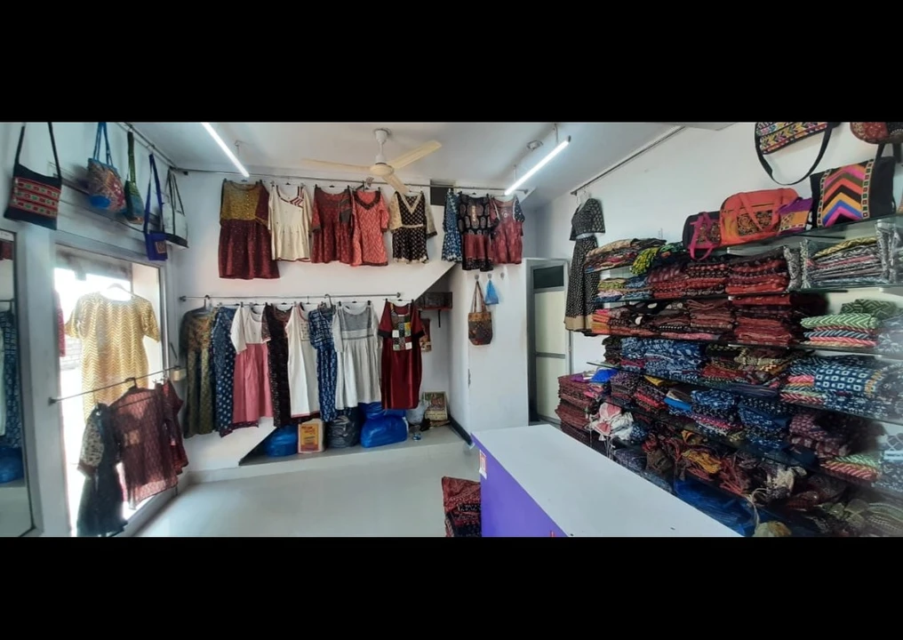 Shop Store Images of Darshn Handigraf 