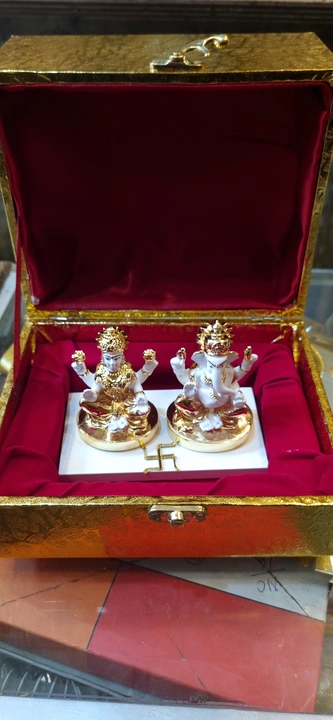 Lacmi ganezh  uploaded by Nathu ram hazari lal rustagi jewellers on 7/31/2023
