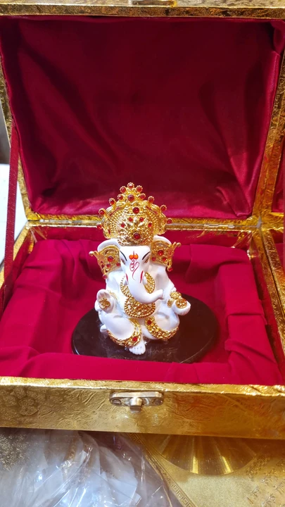 Ornament premium ganesh uploaded by Nathu ram hazari lal rustagi jewellers on 7/31/2023