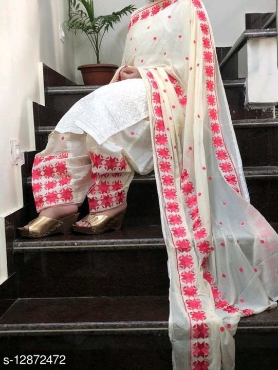 Women Cotton A-line Embroidered Long Kurti With Palazzos And Dupatta

Kurta Fabric: Cotton
Bottomwea uploaded by Amit collection on 3/18/2021