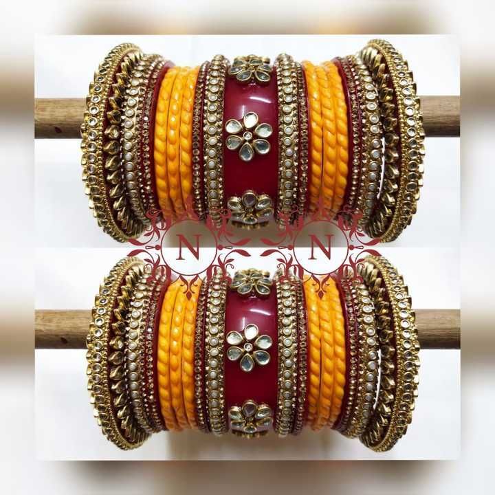 Post image 🌹🌻🌻🌻🌻🌻🌻🌻🌻🌹
____________________________
FESTIVE  SPECIAL
____________________________
🌹🌻🌻🌻🌻🌻🌻🌻🌻🌹
Beautiful Chura..
Price - 1250/-
Size - 2.4  2.6 2.8
Making time -  7 days
Material - kundan work on acrylic plastic metal base
Total bangles - 17*2=34