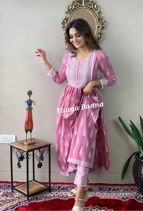 Kurti with pent  uploaded by PANIHARI COLLECTION CENTRE on 8/2/2023