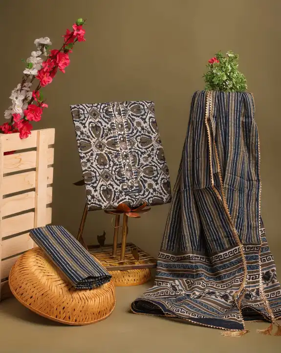 Product uploaded by SAKHI ETHNIC TEX on 8/3/2023