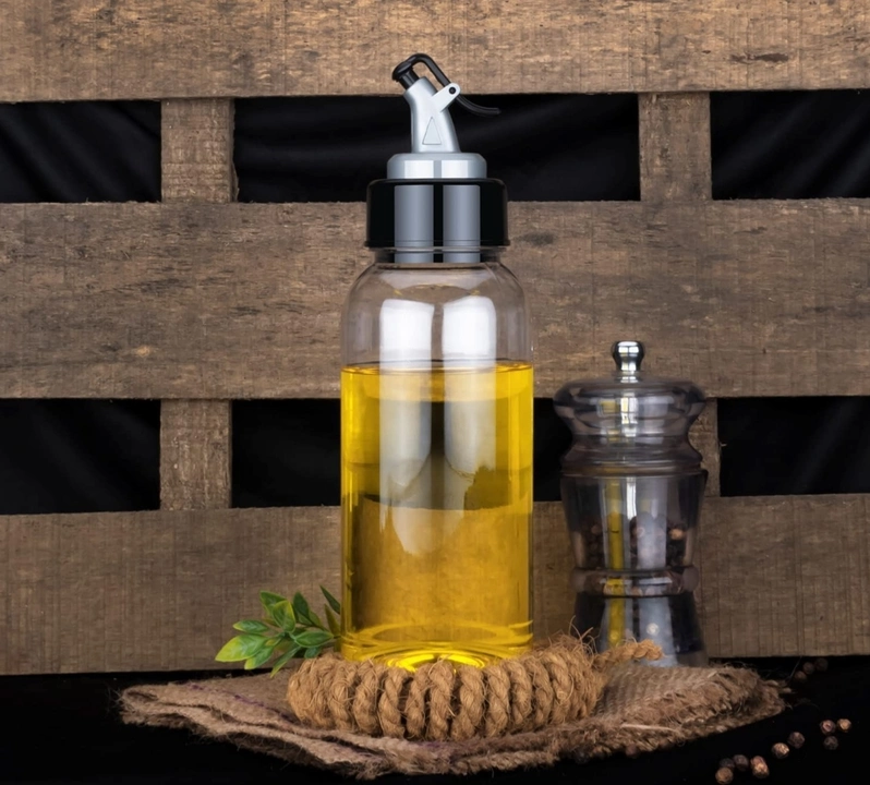 Mini oil dispenser with flipper cap. (500 ml) uploaded by The Dark Wolf Kitchenware on 8/4/2023