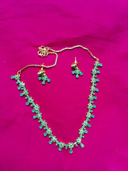 Emerald jwellery set uploaded by business on 3/18/2021