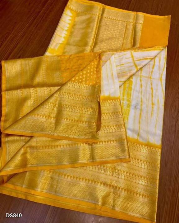 Hand women bnarsi saree  uploaded by Sk manufacturing on 8/4/2023