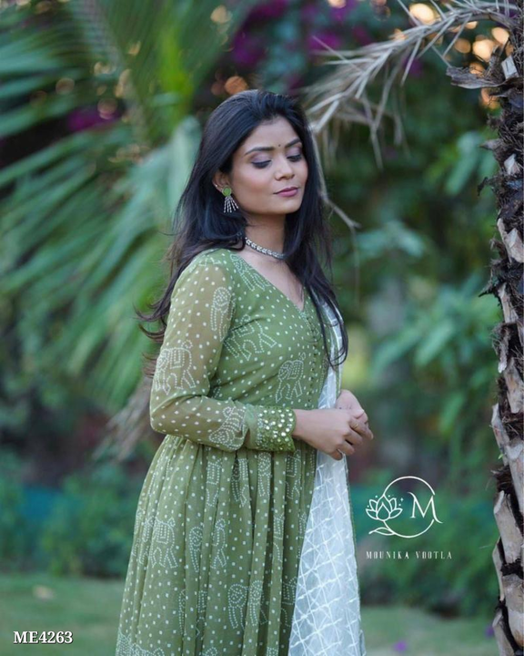 Green bandhej dress  uploaded by Sk manufacturing on 8/4/2023