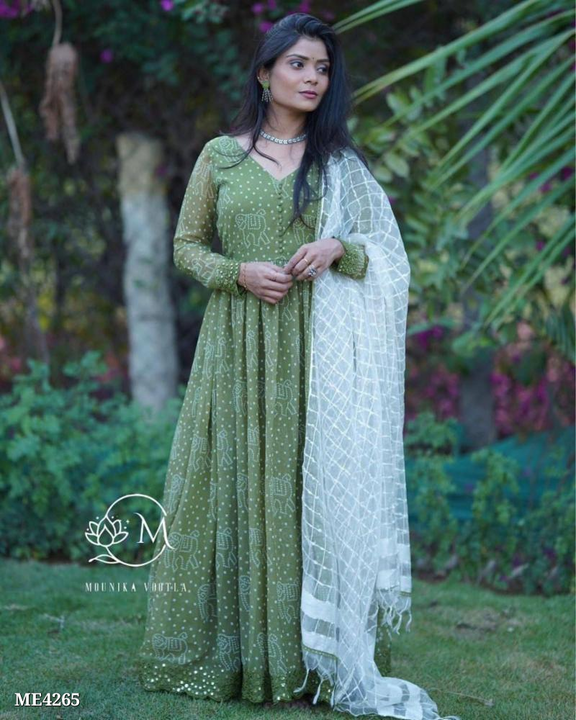 Green bandhej dress  uploaded by Sk manufacturing on 8/4/2023