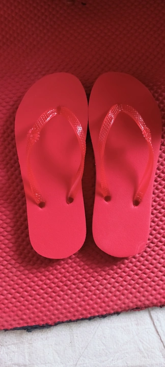 Ladies chappal uploaded by business on 8/4/2023