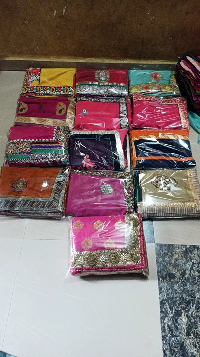 Post image I want 1000 pieces of Saree at a total order value of 100000. I am looking for 5.50. Please send me price if you have this available.