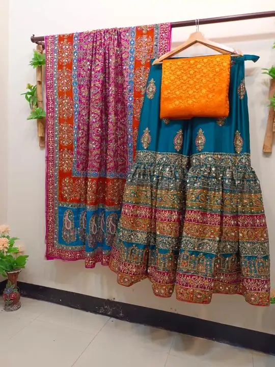 100% Original 
Pakistani Designer
Heavy Gharara 3pcs 

Dupatta:
Fabric: Pure silk
Work: 
Zari work,  uploaded by Black bird boutique on 8/5/2023