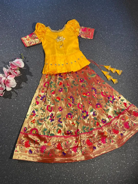 🌺🌺🌺🌺🌺🌺🌺


🌸 *Pankhudi presents,  paithani lehenga for kids*🌸

🌸 *Lehenga*: Fully stitched  uploaded by Villa outfit on 8/5/2023