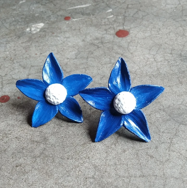 Blue flower  uploaded by Ratnaabhushan on 8/5/2023