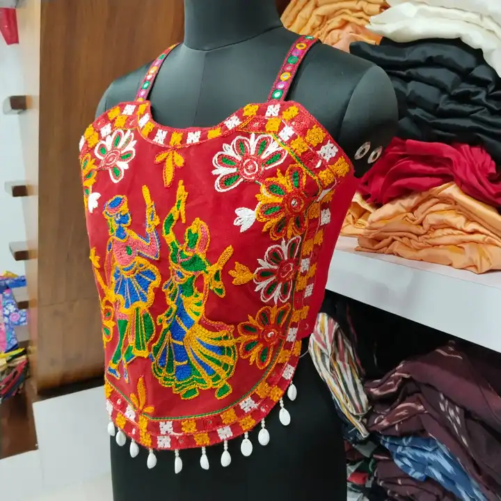 ❤️❤️ Blousewala ❤️❤️


*Navratri Special*

*Navratri Special Sleevless Blouse With Embroidery,  sequ uploaded by BOKADIYA TEXOFIN on 8/5/2023