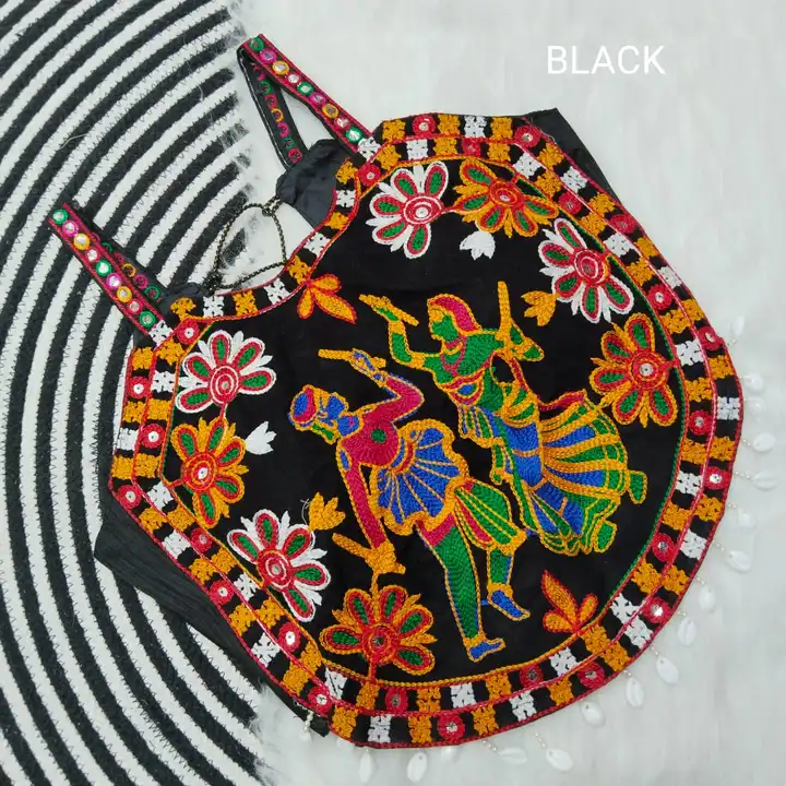 ❤️❤️ Blousewala ❤️❤️


*Navratri Special*

*Navratri Special Sleevless Blouse With Embroidery,  sequ uploaded by BOKADIYA TEXOFIN on 8/5/2023