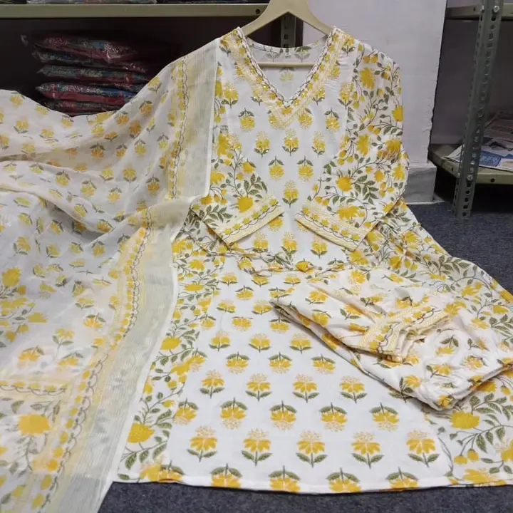 Cotton kurti with pent and dupatta  uploaded by PANIHARI COLLECTION CENTRE on 8/5/2023