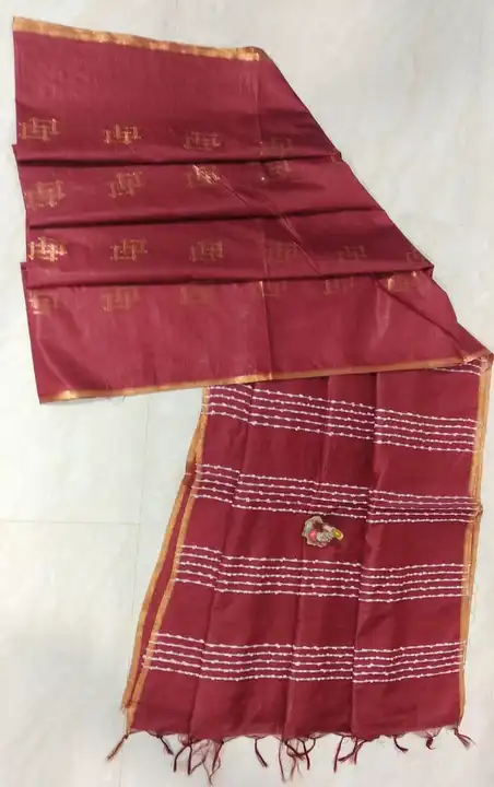 Attractive Collection's 🌾

🥻 Kota Viscose silk saree with weaving zari box design 

👉🏻Length

Sa uploaded by Weavers gallery on 8/6/2023