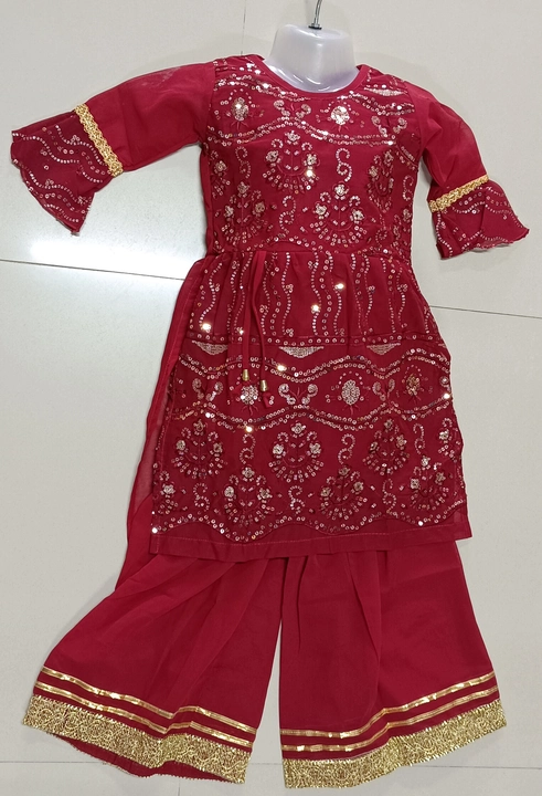 georgette Nyra cut with mirror work  uploaded by Arihant Handloom  on 8/7/2023
