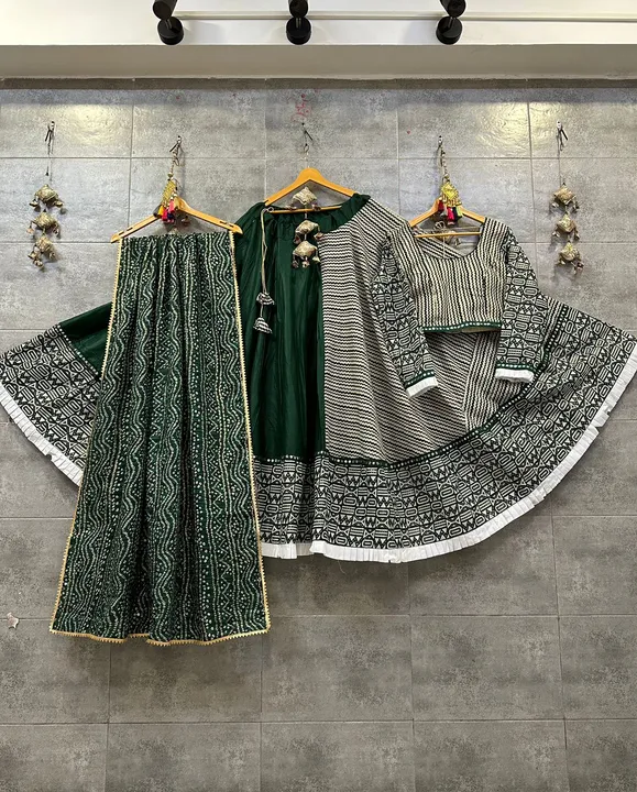 Navratri lahenga choli  uploaded by Maa Karni Fashion on 8/8/2023