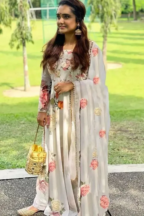 *Mox Creation Parenting New Full Flair Anarkali Half Dupatta Printed Collection *

Featuring Solid g uploaded by Villa outfit on 8/8/2023