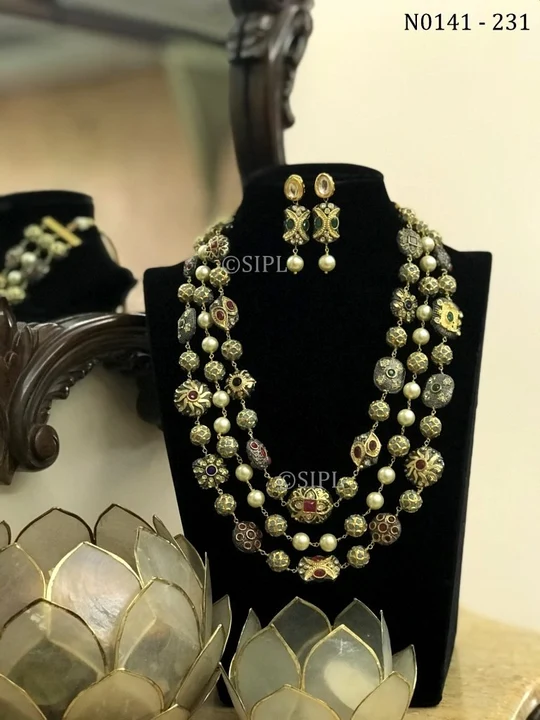 Tanjore Mala set along with earrings  uploaded by CULTURE on 8/8/2023